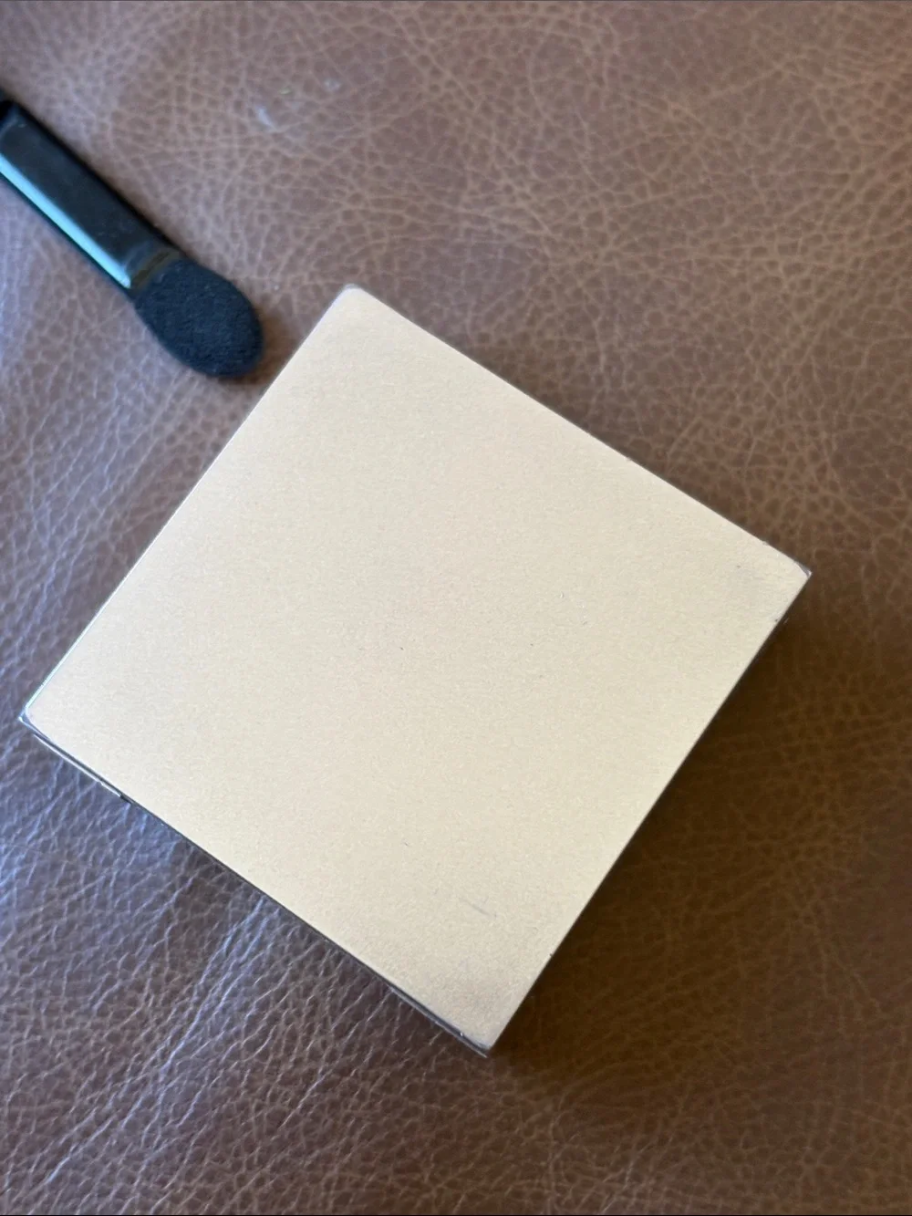 Cream Undereye Concealer Compact - Light/Medium Peach